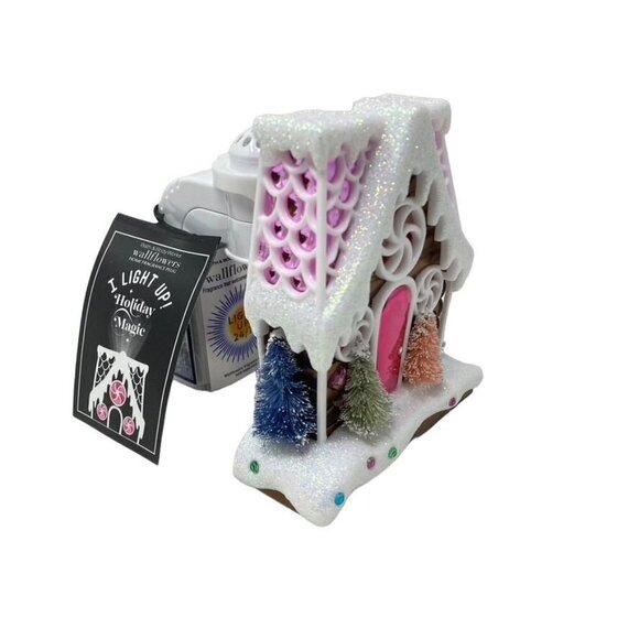 Bath & Body Works Magical Holiday Gingerbread House Wallflower Nightlight - Picture 2 of 7